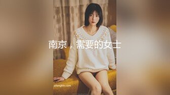 约了个单男来家里操骚老婆 是个年轻的大学生 功夫不错 把老婆干高潮了