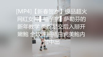 三个年轻小伙，大战一女，一个一个轮换着来，啪啪操逼做爱