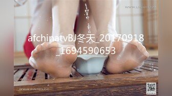 短裙美腿极品靓女，笑起来超甜美，小伙迫不及待解开衣服