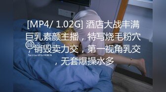 Omi人妻跪着细品肉棒初体验就爱上这种羞耻与背德老公平时没办法满足她但怎么才开始没多久就不行了呢看来往后要好好训练你啰人妻表示被这么多人看很兴奋会不会留言刚好被她看上呢不管了先去Fansone看看人妻背着老公_1738054735322878279_0_1280x720