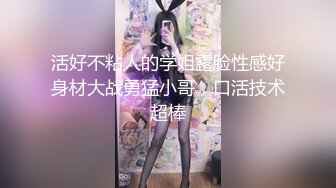 大神潜入商场女厕  偷拍漂亮的美女服务员昨晚应该是被爆肛了