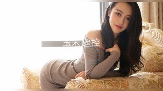 抖音擦边：颜值美女主播各显神通闪现走光 (1)