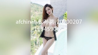 【小辉寻花】19岁新人嫩妹，总想揩油，几次得手，少女的乳房真美丽，对白精彩刺激