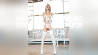 高挑模特女神，黑色比基尼，全裸大秀火辣身材，咪咪很粉嫩